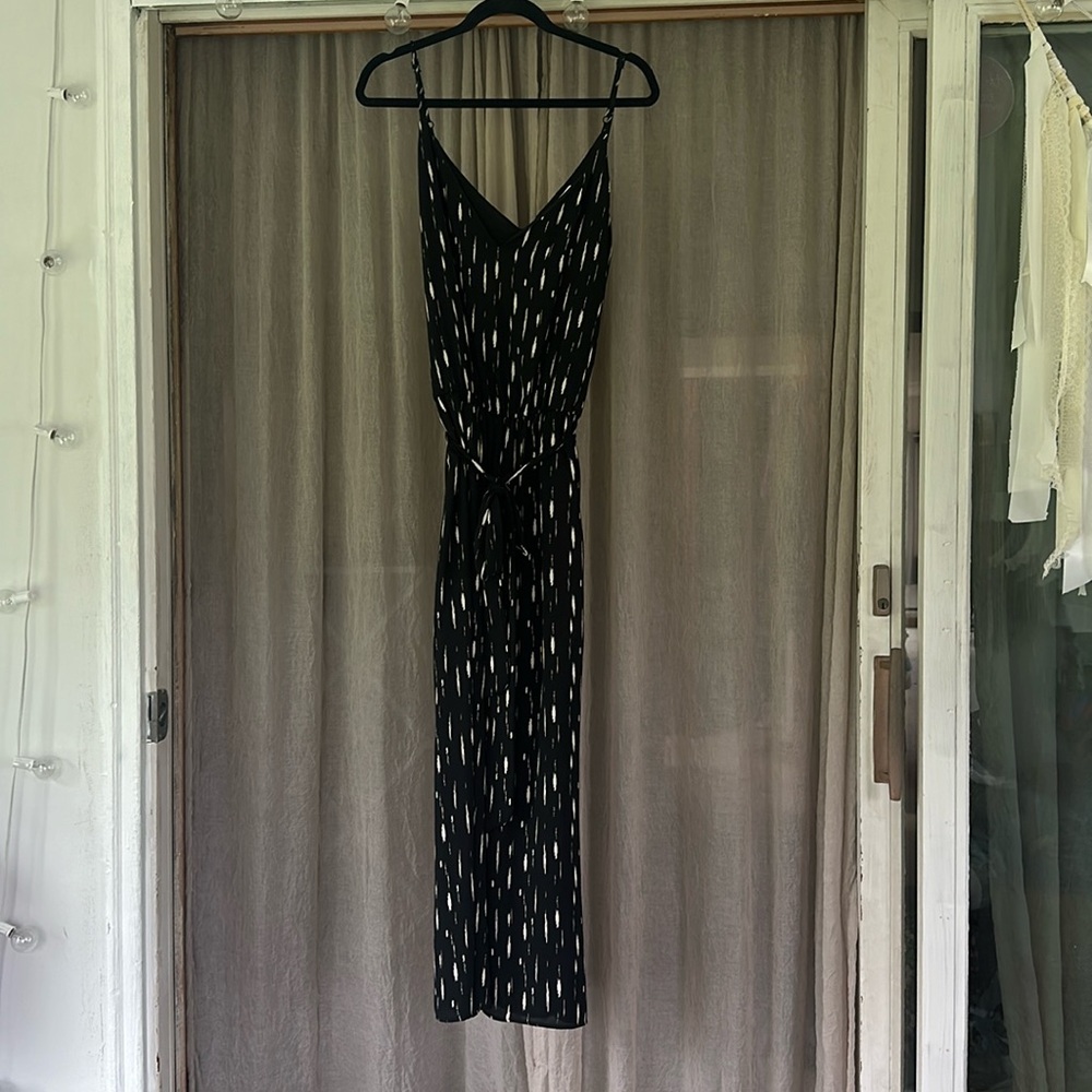 Black And white jumpsuit with tie